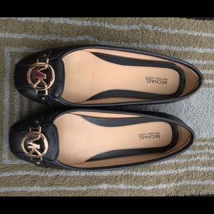 Michael Kors Flat Black leather and Gold Buckle